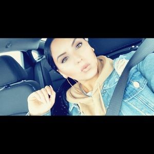 Meet your Posher, Stephanie